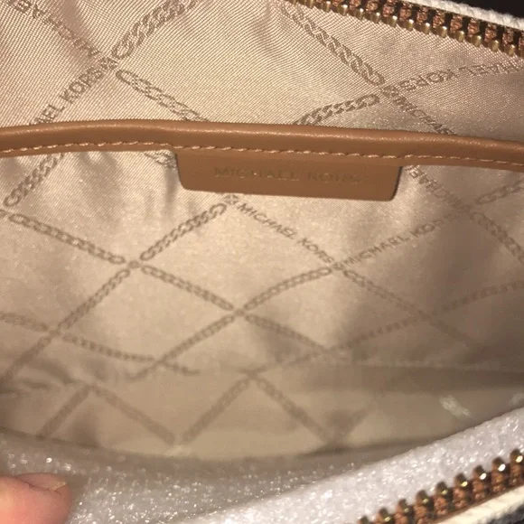 Michael Kors large zip wristlet - Picture 9 of 12